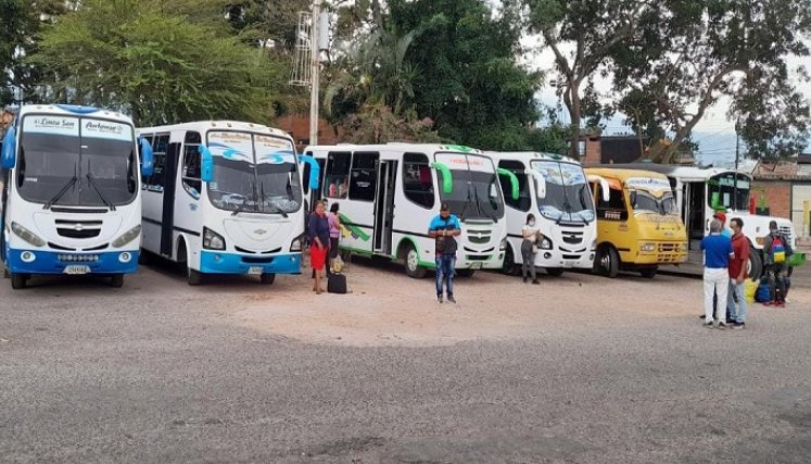 Más de 7000 empleos directos e ven amenazados por los transportes ilegales. / Foto: Cortesía / La Opinión