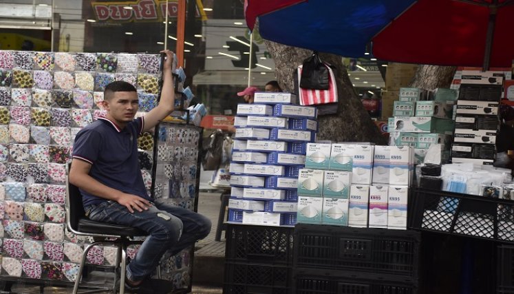Algunos cucuteños consideran que en el país están demorados en eliminar esta medida, mientras que otros señalan que, aunque no sea obligatorio usar mascarilla, la seguirán utilizando. / Foto: Pablo Castillo / La Opinión 