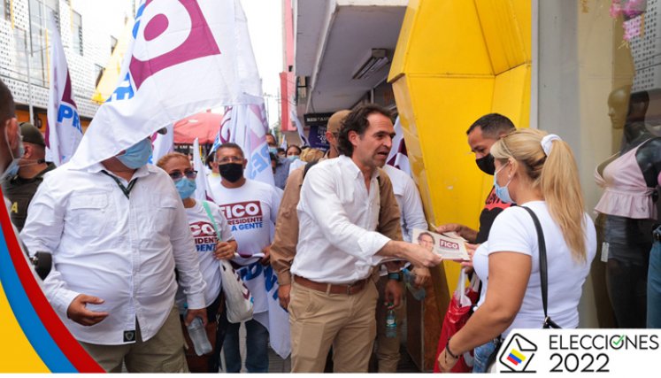 Federico Gutiérrez, Fico, precandidato presidencial del Equipo por Colombia, recorrió ayer las calles de Cúcuta. / Foto. Cortesía