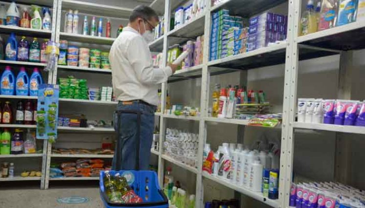 La tienda 'La Confianza' tiene más de 8 mil productos disponibles.