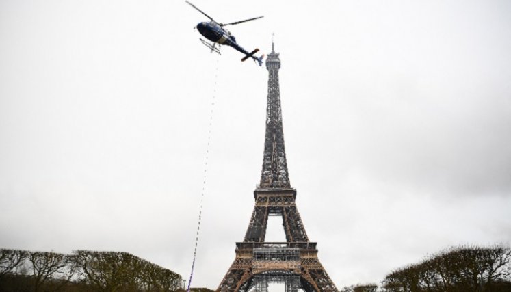 La torre Eiffel creció seis metros
