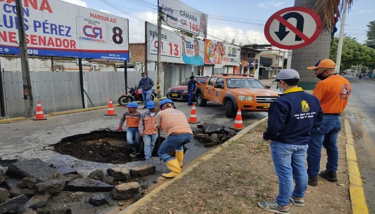 Un acuerdo tripartito para arreglar la avenida Francisco Fernando de Contreras.