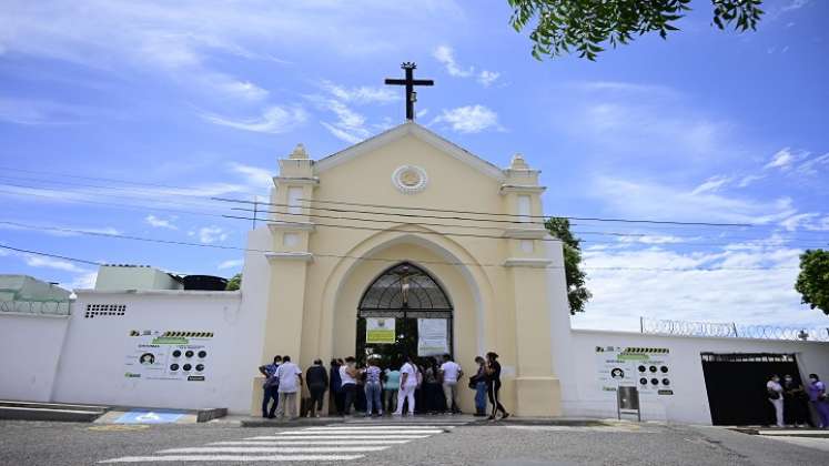 Denuncian que han realizado exhumación de cadáveres, sin autorización de las familias. 