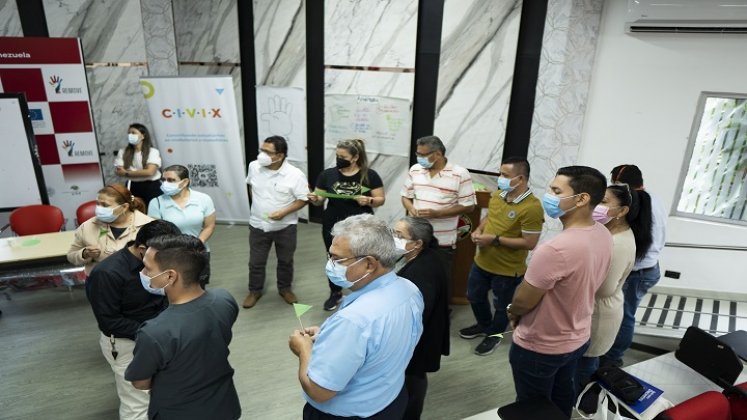 Profesores de instituciones educativas participaron en primer "Campamento de la Democracia".