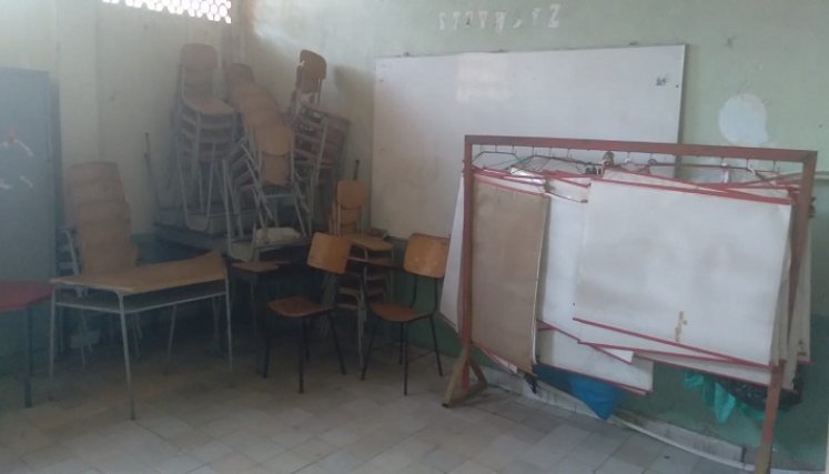 Daños en la escuela podrían afectar la seguridad a los niños. /Foto: Cortesía/La Opinión