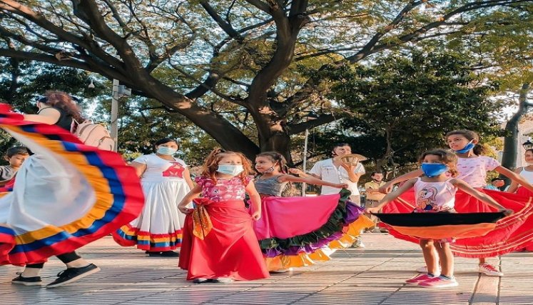 Danza en las calles con sus actividades en el parque Mercedes Ábrego/Foto: Cortesía./La Opinión