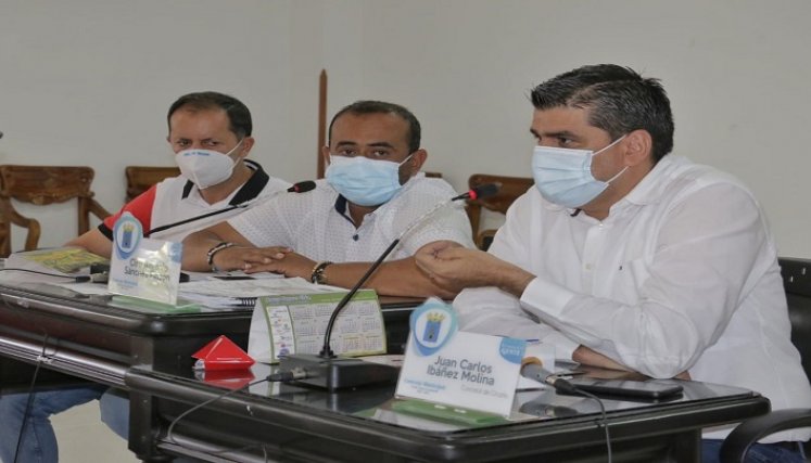 El alcalde solicita a los concejales facultades para concesionar los servicios de acueducto y alcantarillado.