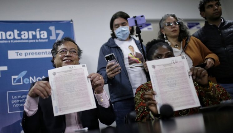 Gustavo Petro se comprometió ante un notario que no expropiará./Foto Colprensa