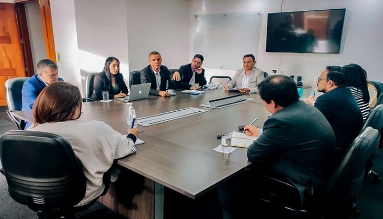 El alcalde estuvo acompañado por el Representante a la Cámara, Jairo Cristo. / Foto: Cortesía / La Opinión 