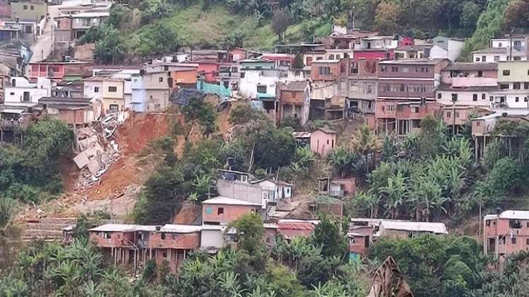 Se agrava la situación en Convención ante el desplome de los gaviones construidos para mitigar los riesgos de la falla geológica. / Foto: Cortesía / La Opinión 