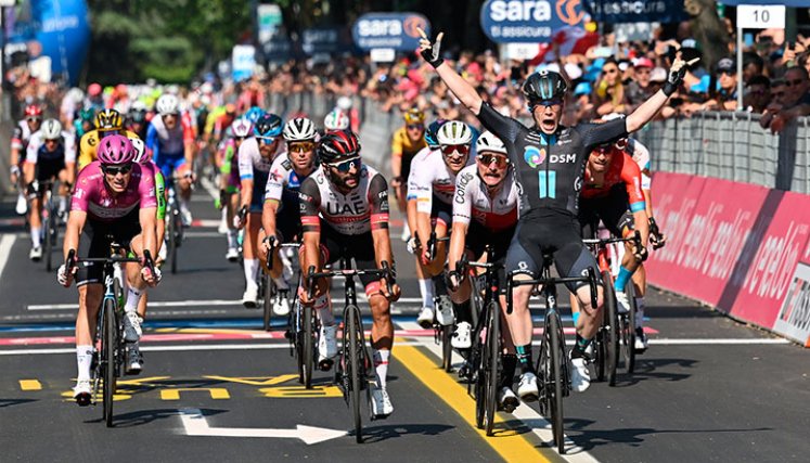 Fernando Gaviria fue segundo en la etapa 11 del Giro de Italia. 