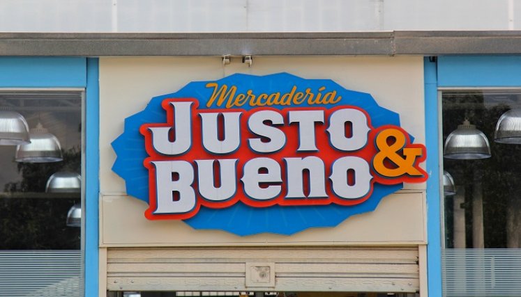Justo & Bueno reabre algunas tiendas en  medio de su liquidación