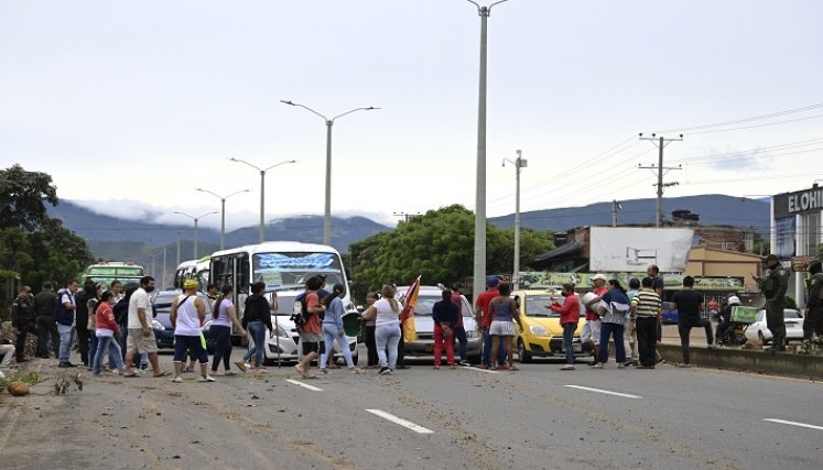 La protesta se realizó en horas de la mañana. / Foto: Jorge Gutiérrez / La Opinión 
