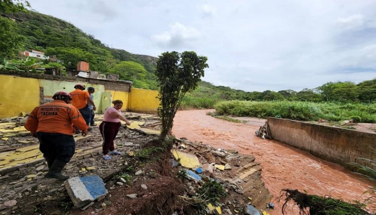 Tras fuertes lluvias el río Torbes presenta incremento de caudal 