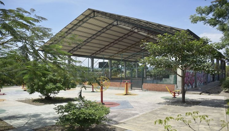 La avenida 5 está en adecuación para próximamente ser entregada en buen estado. En Claret hay parques, colegios, iglesias, plazas de mercado y puesto de salud, lo que lo hace un barrio muy completo. / Fotos: Pablo Castillo/La Opinión