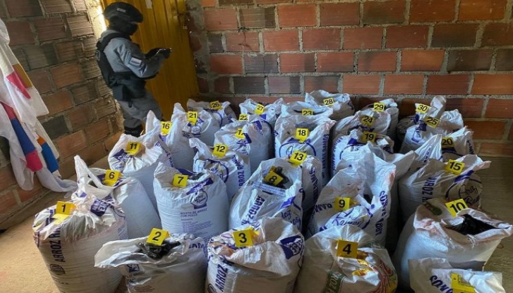 30 bultos de explosivos habían en la vivienda.