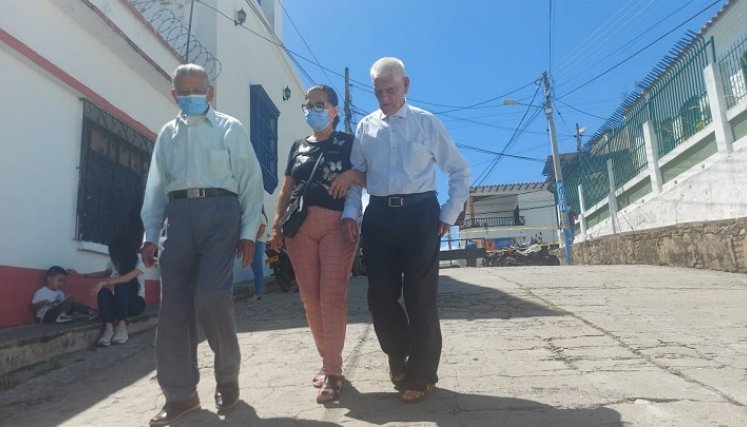 Un veterano de mil contiendas electorales se constituye en ejemplo para las nuevas generaciones.