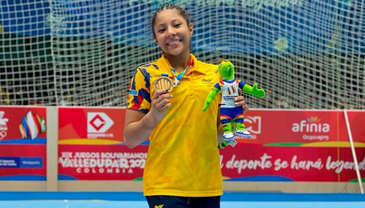 Daira Lamadrid, gimnasta cucuteña, ganó dos medallas en los Juegos Bolivarianos. Foto: Cortesía