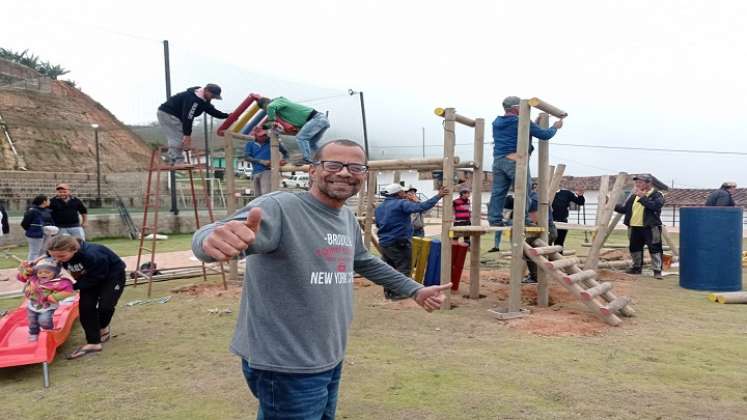 El secretario de gobierno del municipio de La Playa de Belén presenta carta de renuncia a su cargo.