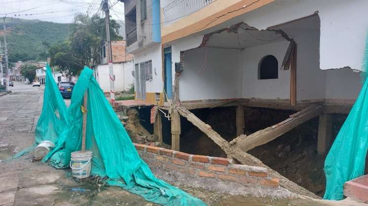 Inminente peligro por el desplome de unas viviendas en el barrio Las Mercedes de Ocaña. La administración se encuentra a la espera de una consultoría para presentar el proyecto y canalizar recursos. / Foto: Javier Sarabia / La Opinión 