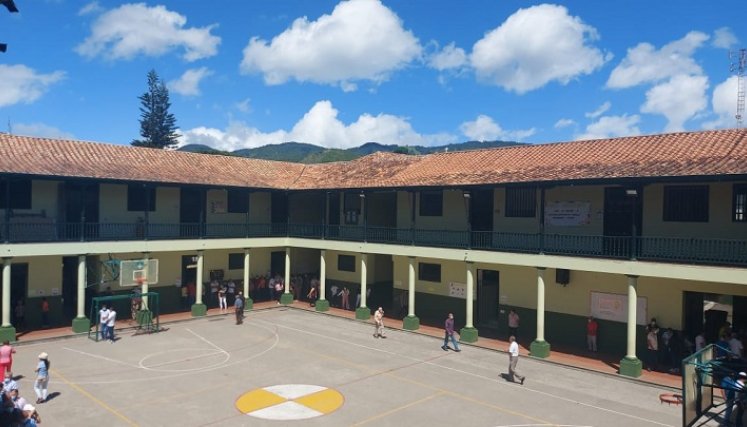 Muchas historias de espantos se tejen en el centenario colegio José Eusebio Caro de Ocaña. Celadores, estudiantes y maestros han percibido la presencia de las fuerzas sobrenaturales.