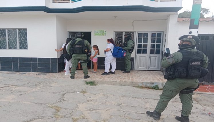 Una campaña puerta a puerta adelanta el equipo de vacunación para la aplicación de los biológicos. El objetivo es alcanzar la inmunidad de rebaño en esta zona del país.