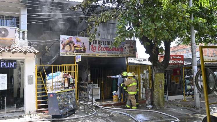 Las casas y negocios vecinos no resultaron afectados.