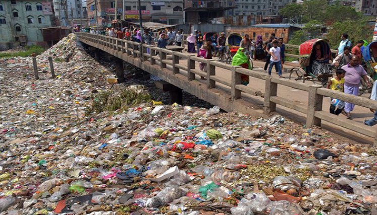 Según los ecologistas, el precio que el río Buriganga paga por este crecimiento económico es exorbitante./Foto: internet