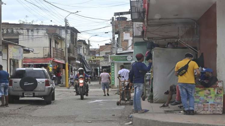 Con talco y almidón de yuca  falsifican medicinas en la frontera