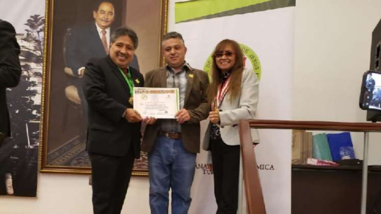 Reyes, un escultor de Chinácota que hace historia en Perú