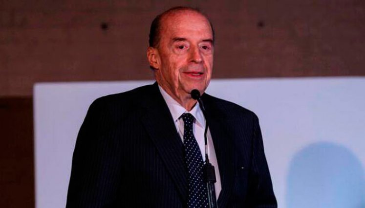El canciller Álvaro Leyva excusó en razones “estratégicas y humanitarias”