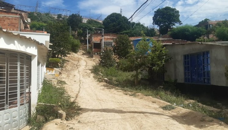 El barrio tiene más de 35 años de fundado y sus calles nunca han sido pavimentadas./ Foto: Deicy Sifontes / La Opinión
