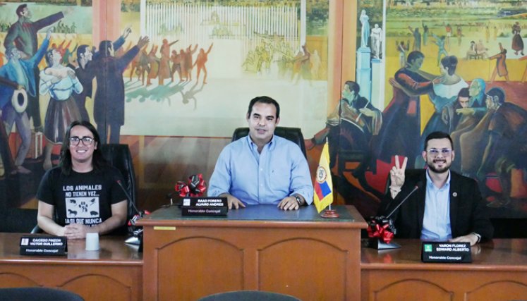 Álvaro Raad, Víctor Caicedo y Edward Varón son los nuevos integrantes de la mesa directiva del Concejo./Foto Jorge Gutiérrez-La Opinión 
