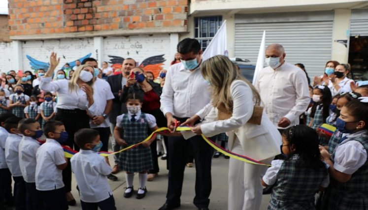 Los trabajos de remodelación de la escuela José Antonio Galán de Ocaña fueron entregados a la comunidad educativa. Los niños retornan a las aulas de clases.