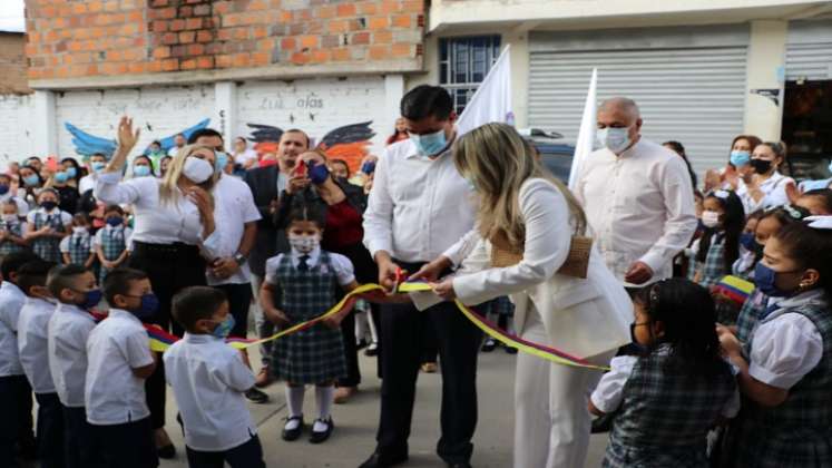 Los trabajos de remodelación de la escuela José Antonio Galán de Ocaña fueron entregados a la comunidad educativa. Los niños retornan a las aulas de clases.