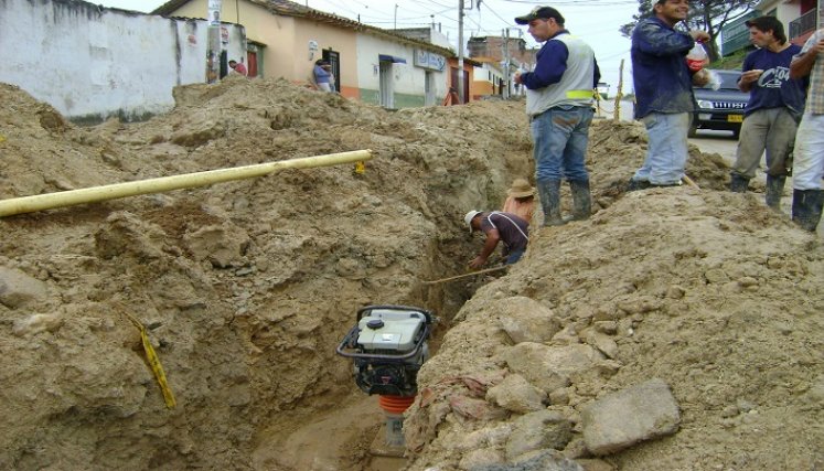 Los alcaldes de la provincia invierten los recursos en obras de saneamiento básico ambiental. / Foto: Javier Sarabia 