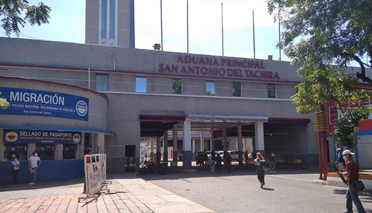 Aunque la frontera con Táchira está cerrada desde el 19 de agosto de 2015, los empresarios colombianos han estado exportando a Venezuela. / Foto: Archivo La Opinión