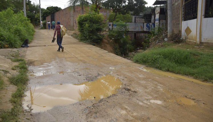 Algunas calles de Cuberos Niño están en mal estado. 