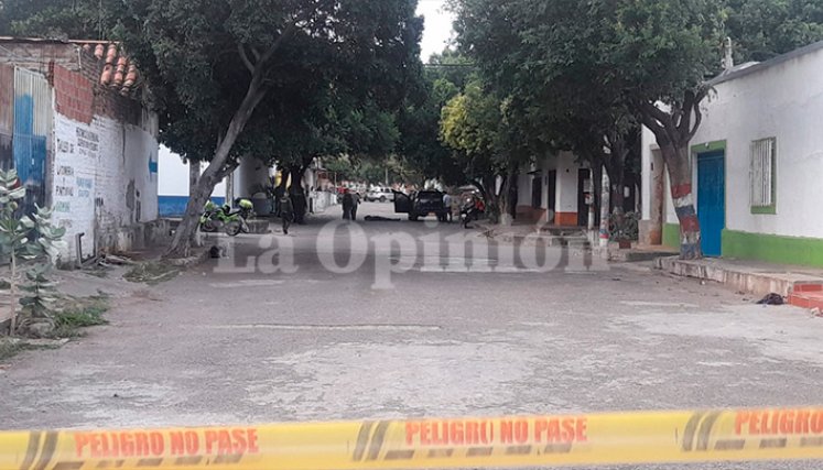 Presunto homicida murió cuando atacó a un policía