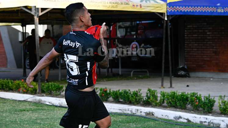 César Arias, delantero del Cúcuta Deportivo 2022. Foto: Jorge Gutiérrez.