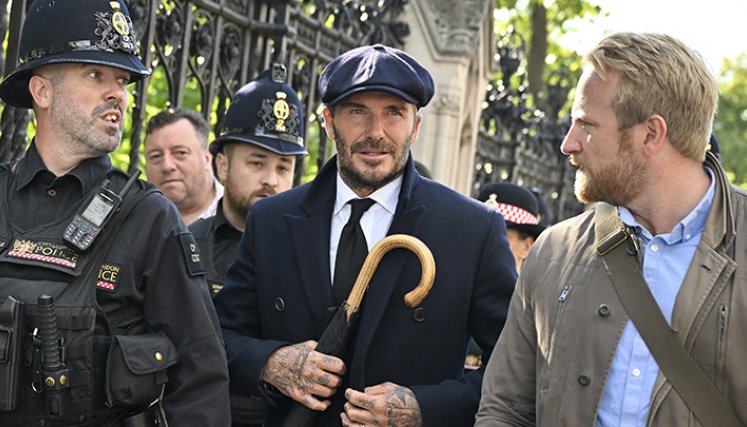 David Beckham hizo horas de cola para despedirse de la difunta Isabel II./Foto: AFP