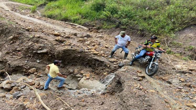 En deplorables condiciones se encuentran las vías de acceso al municipio de Hacarí. Alcalde de esa población lanza un S.O.S. para solventar la emergencia vial.