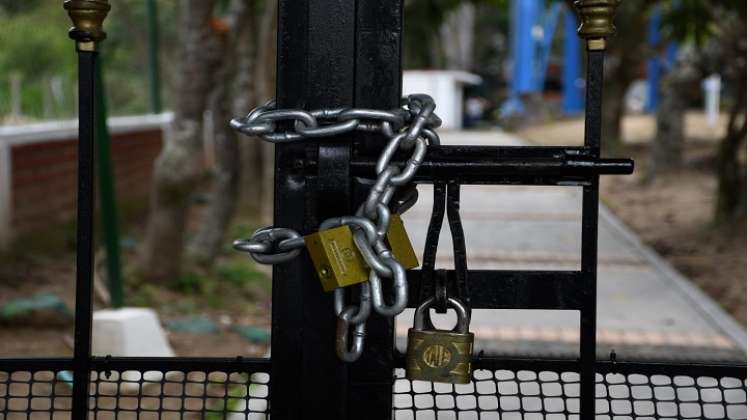 Padres de familia del colegio Fray José María Arévalo de la Playa de Belén se oponen a la asignación de un nuevo rector encargado.