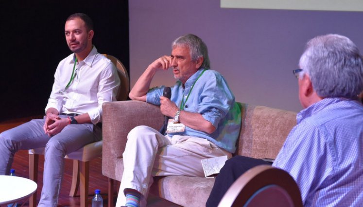 Panelistas del foro de sustitución