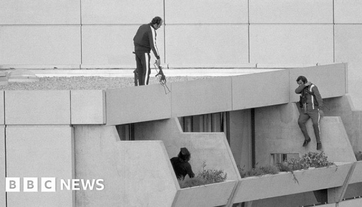 Hombres encapuchados y armados con ametralladoras tomaron como rehenes a los miembros de la delegación israelí.