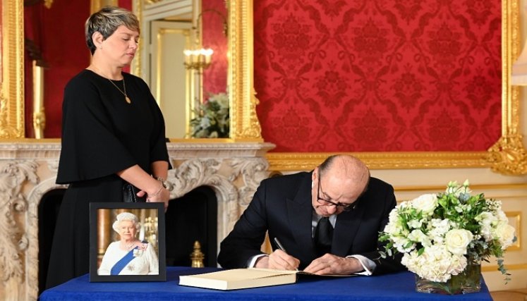 La primera dama y el canciller estarán este lunes en el funeral de la reina Isabel II./Foto: Colprensa