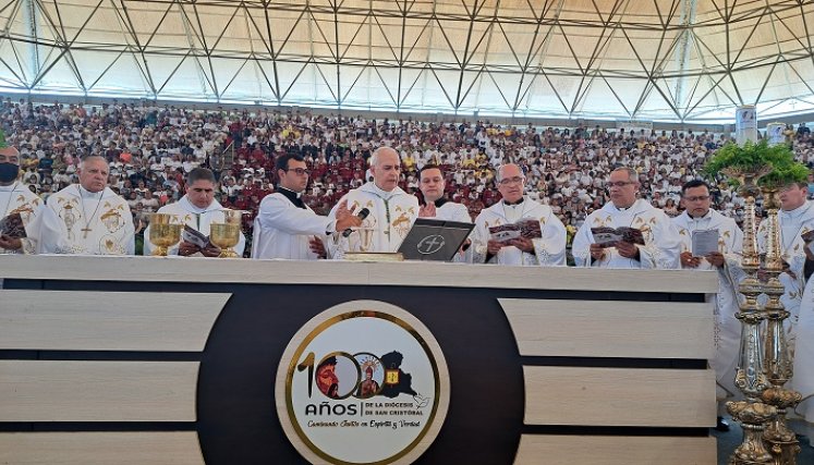 Feligreses de todos los municipios del Táchira asistieron al primer centenario de la Diócesis de San Cristóbal. / Fotos: Anggy Polanco 