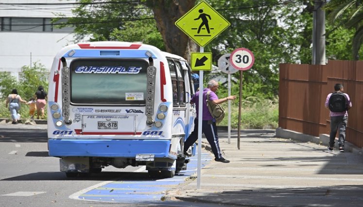 En junio de este año, el pasaje pasó de $2.200 a $2.400.  / Foto: Jorge Gutiérrez / La Opinión 