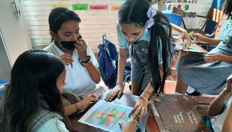 Se facilitaron 8 aulas en diferentes colegios para la implementación de los MEF. / Fotos: Cortesía 
