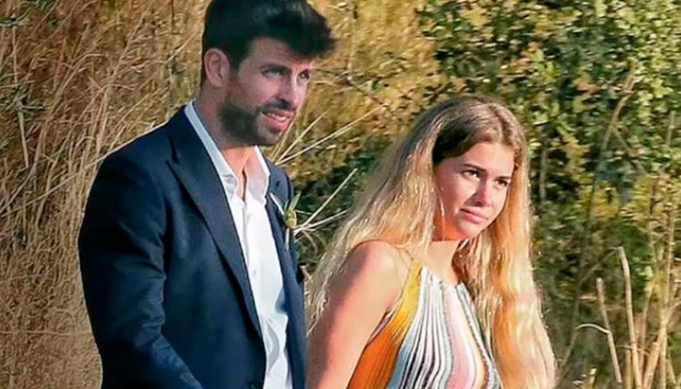 El futbolista Gerard Pique y Clara Chía, su nueva novia.